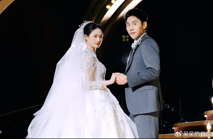 hth-中国又一世界冠军大婚，与娇妻甜蜜热吻，28岁喜迎事业爱情双丰收|罗帅|现代五项|曹忠荣|张晓楠|全运会_新浪体育_新浪新闻