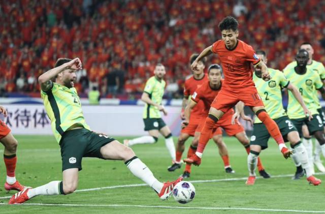 hth-【世预赛】王大雷黄油手塞鸟首秀 国足0比2澳大利亚