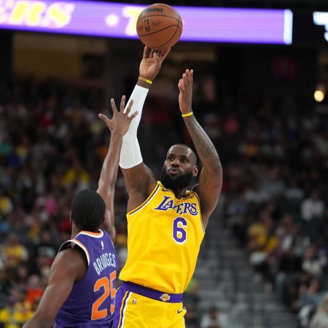 抄作业都不会？湖人空间糟糕令詹皇前队友不解